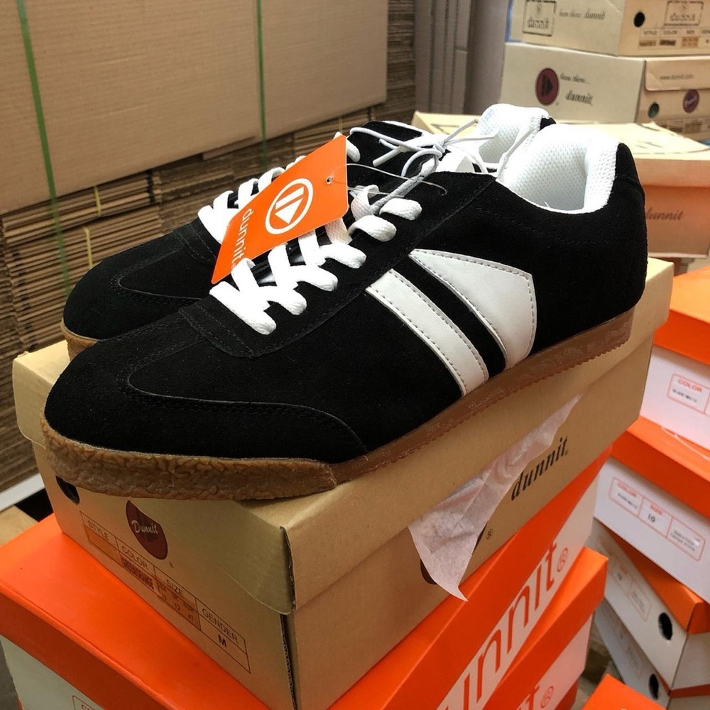 BNIB Dunnit Phantoms Suede black/white, 9US mens